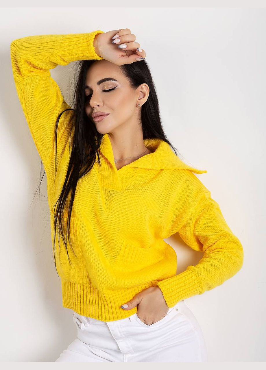 Жіночий светр із двома кишенями жовтого кольору р.42/46 405081 New Trend (285711657)