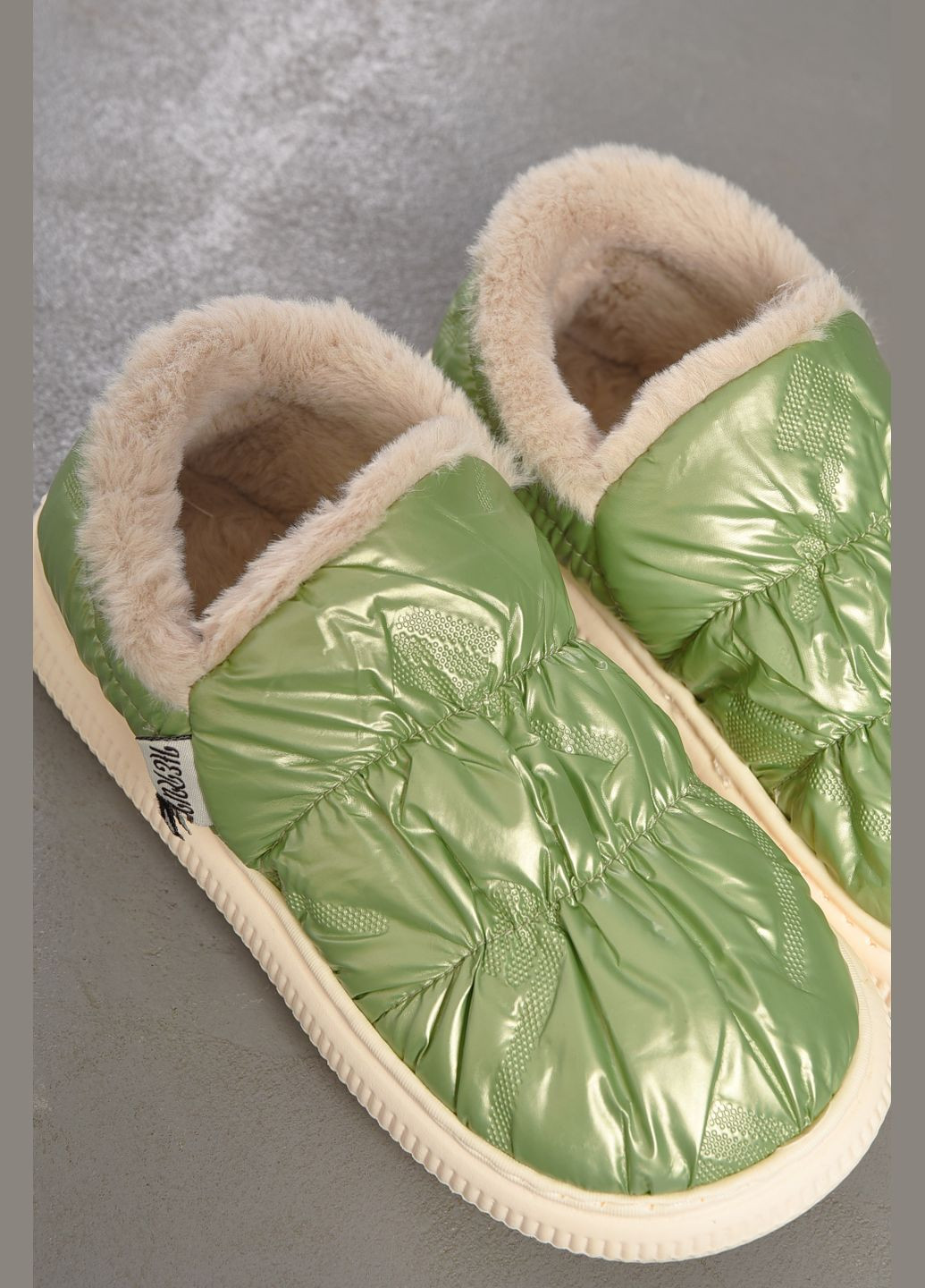 Капці домашні жіночі зеленого кольору Let's Shop (311503960)