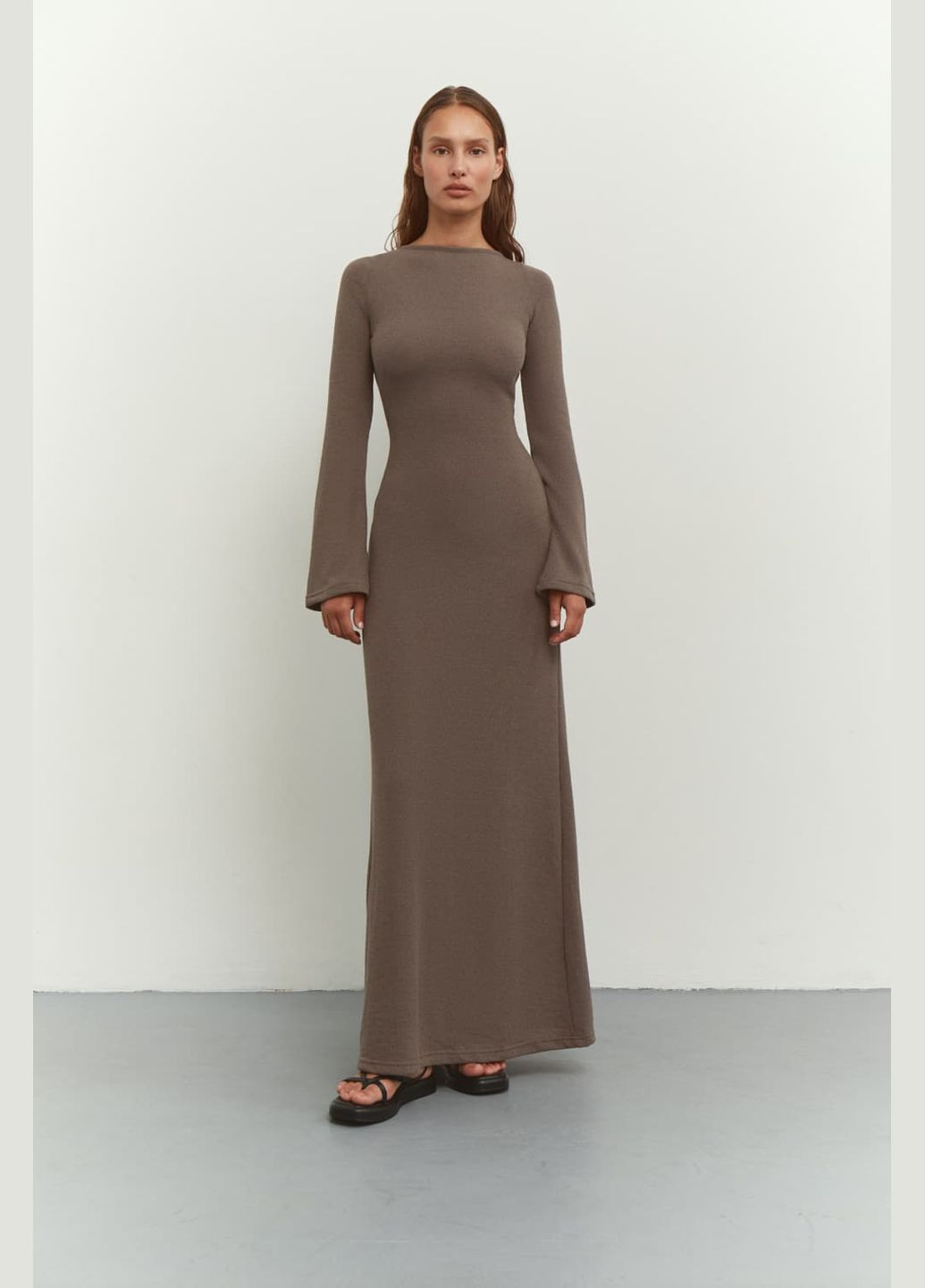 Темно-коричневое платье вязаное макси 632 Papaya