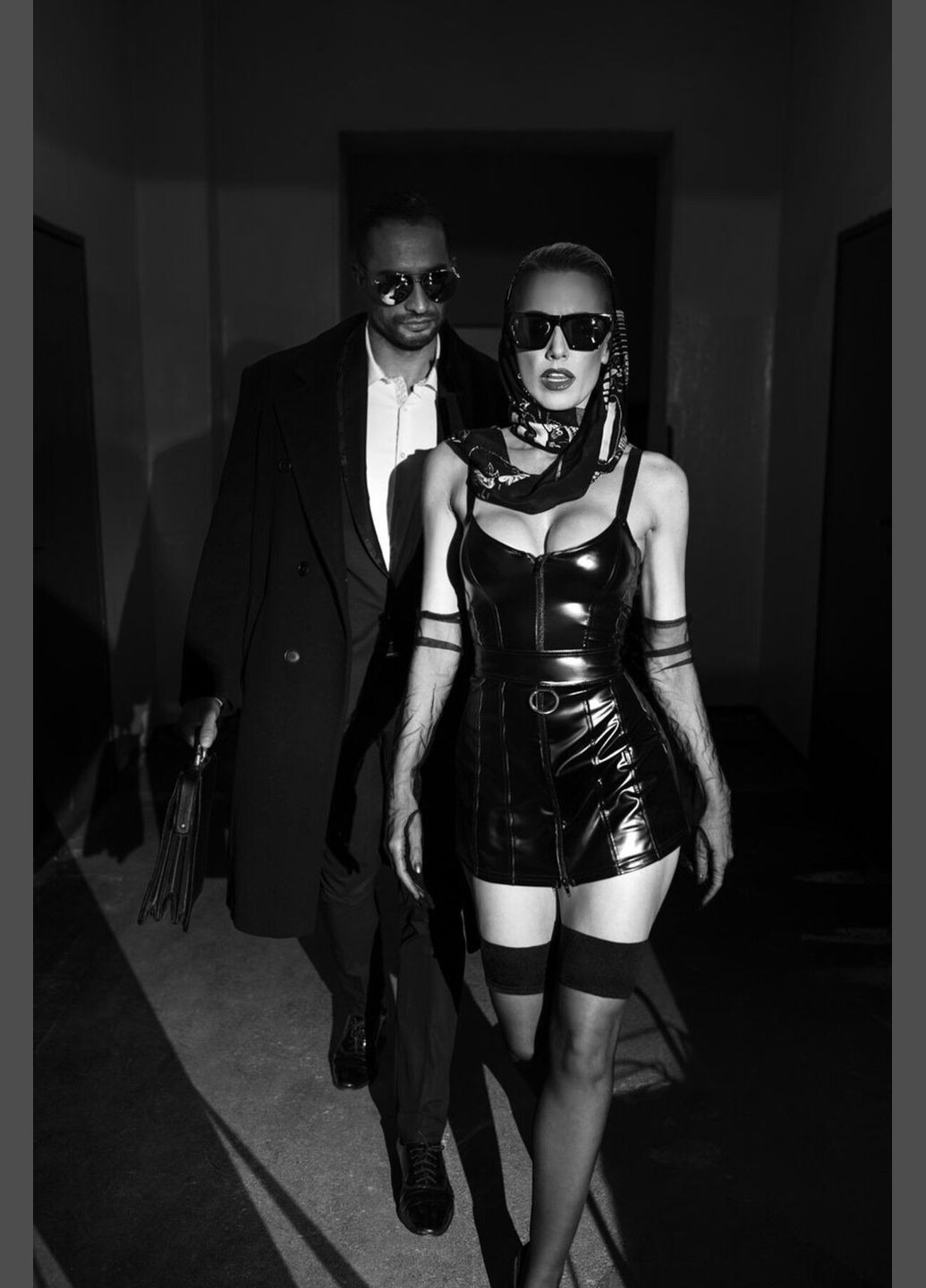 Черное платье f320 starlet, под латекс, мини, молния по всей длине, кольцо на поясе - cherrylove Noir Handmade