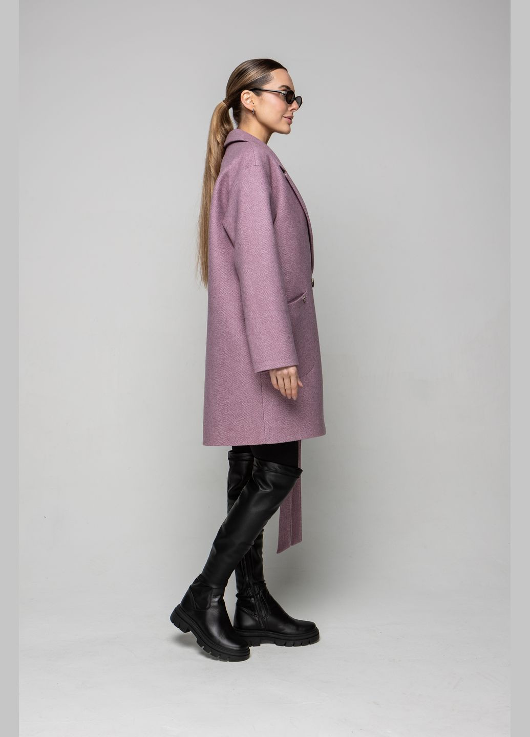 Лавандовое демисезонное Укороченное пальто Микки цвета лаванда двубортное CHIUAS