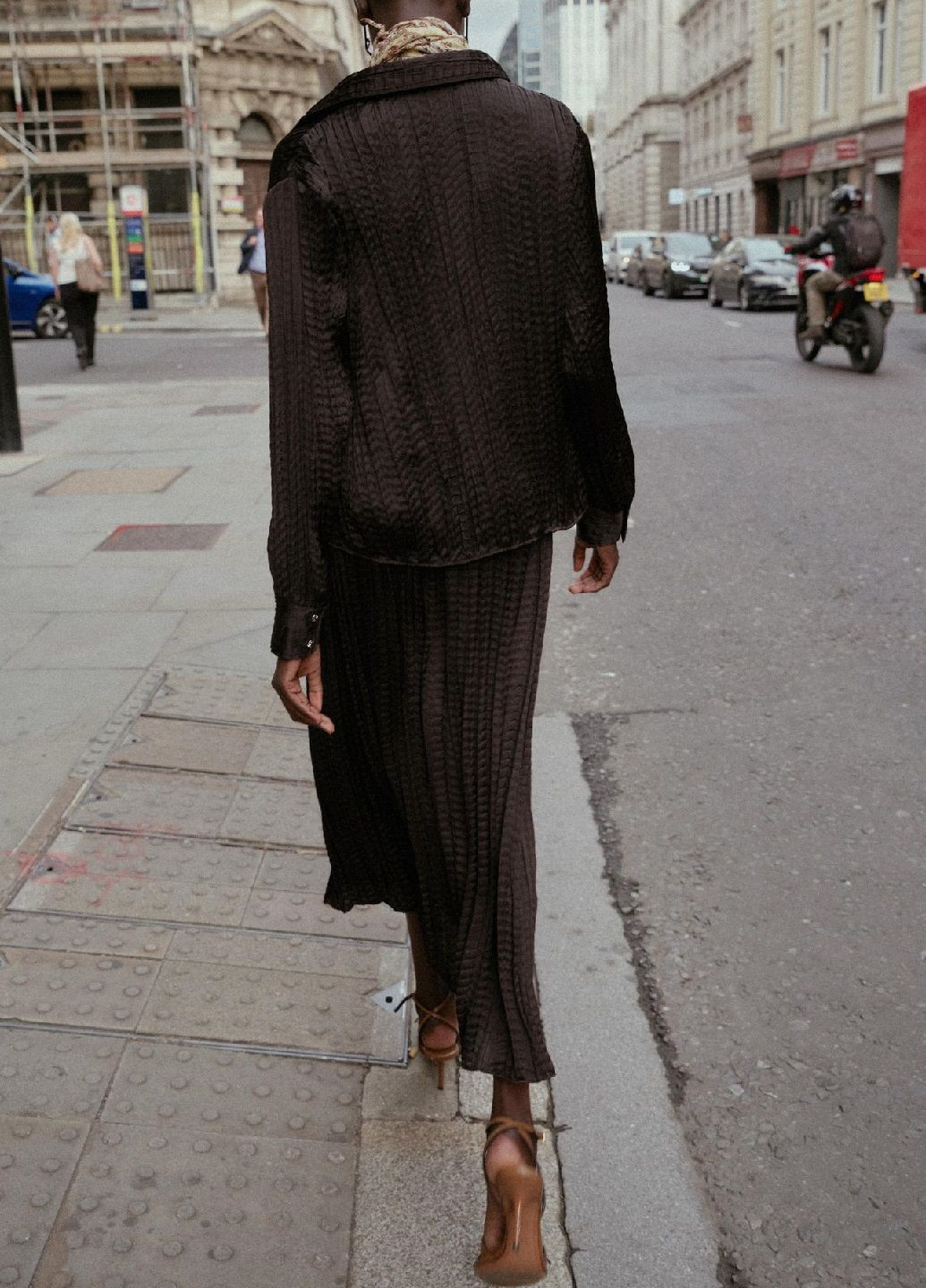 Коричневая однотонная юбка Zara