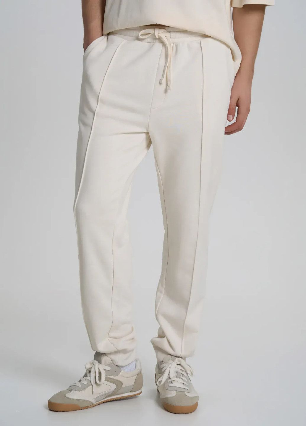 Светло-бежевые спортивные демисезонные джоггеры брюки Роза