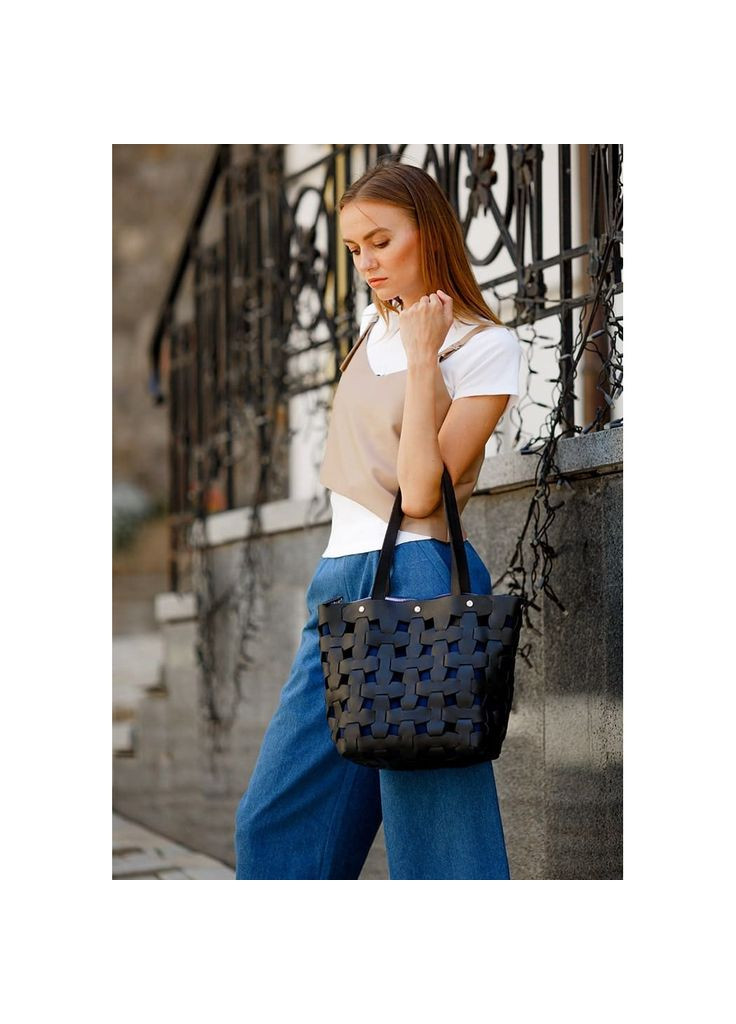 Кожаная женская плетеная сумка Пазл L черная Crazy Horse (A-026666) BlankNote шоппер (327874312)