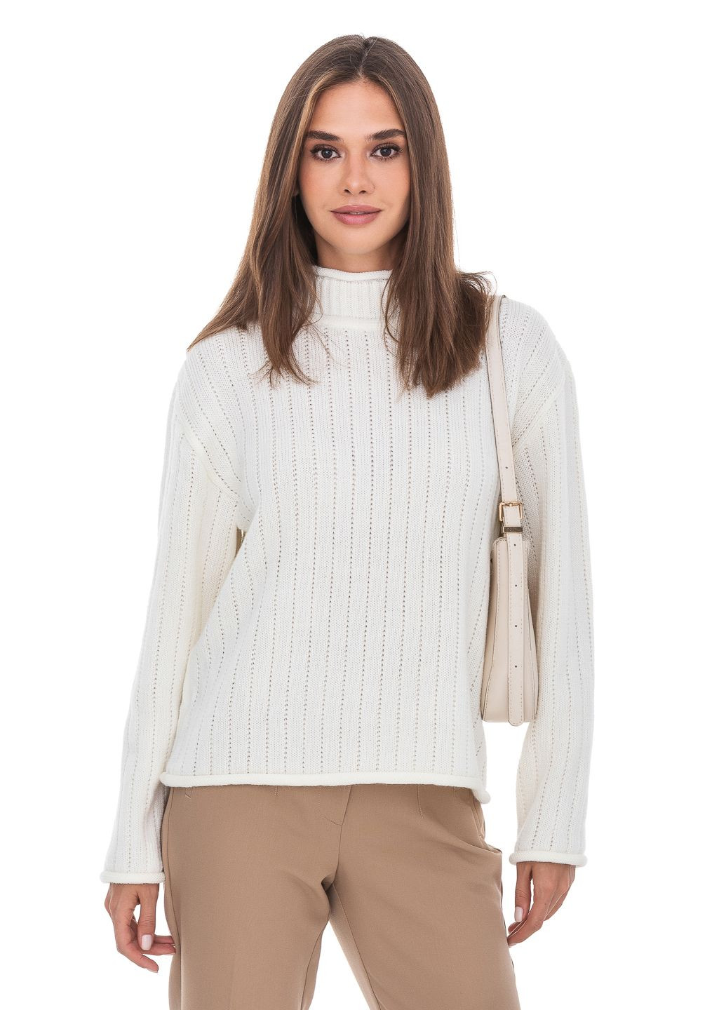 Молочный женский джемпер с воротником «стойка» SVTR
