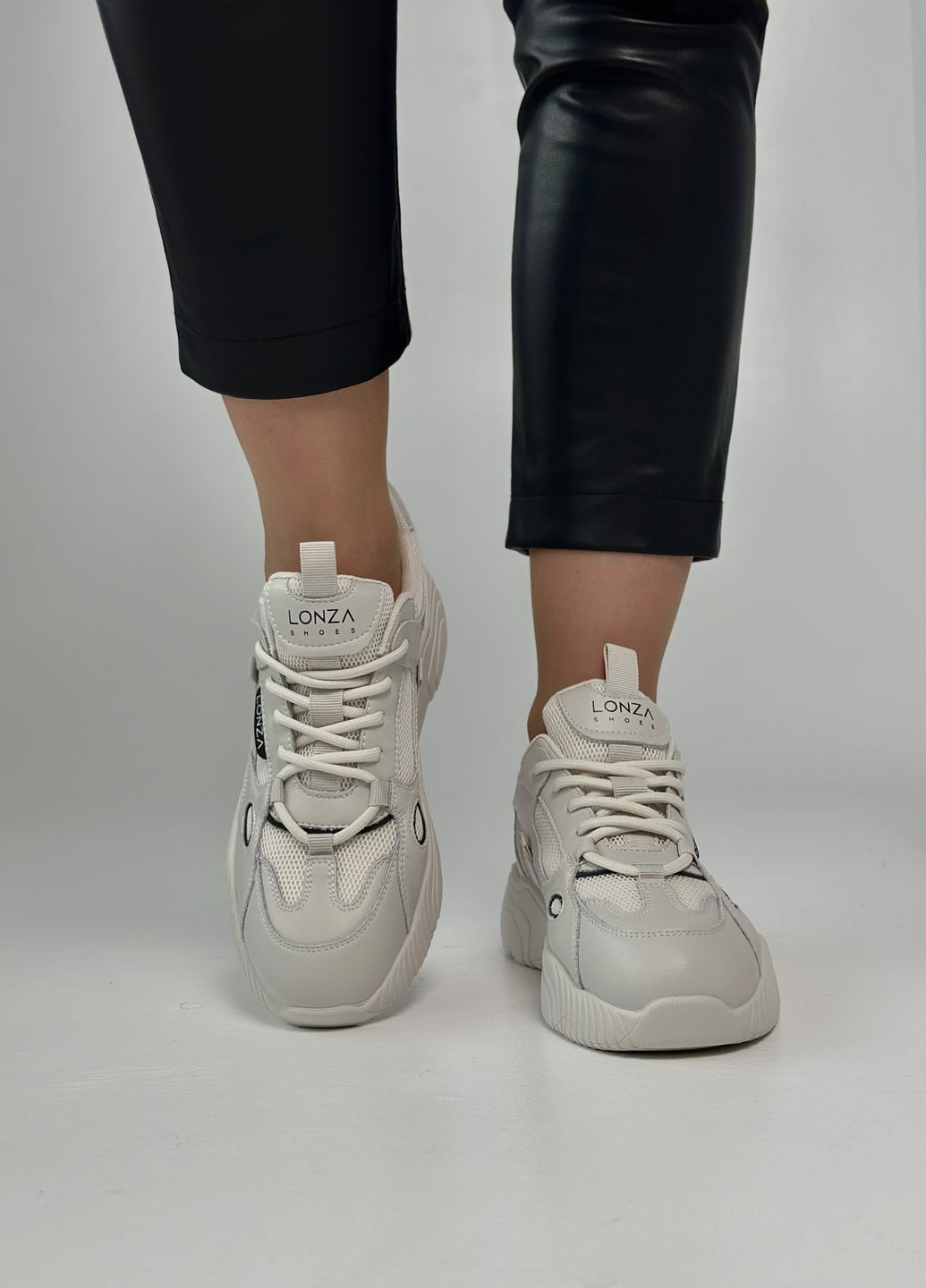 Кросівки жіночі шкіряні Lonza світло-сірі (298045480)