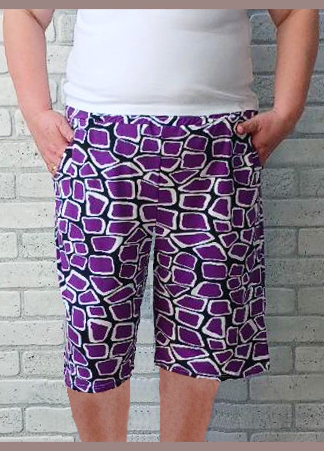 Женские удлиненные шорты с карманами большого размера (норма, батал) цвет сиреневая абстракция, стрейч кулир бамбук No Brand (322135888)