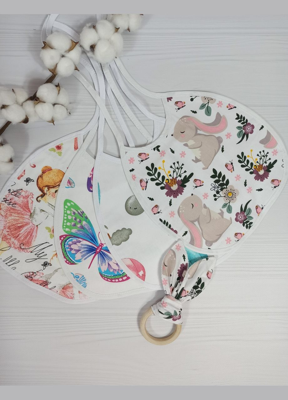 Набір слюнявчиків,22х25 см + еко гризунок "Шурхітливі вушка" 7х18см a.l.babybox Зайки на галявині No Brand (315488417)