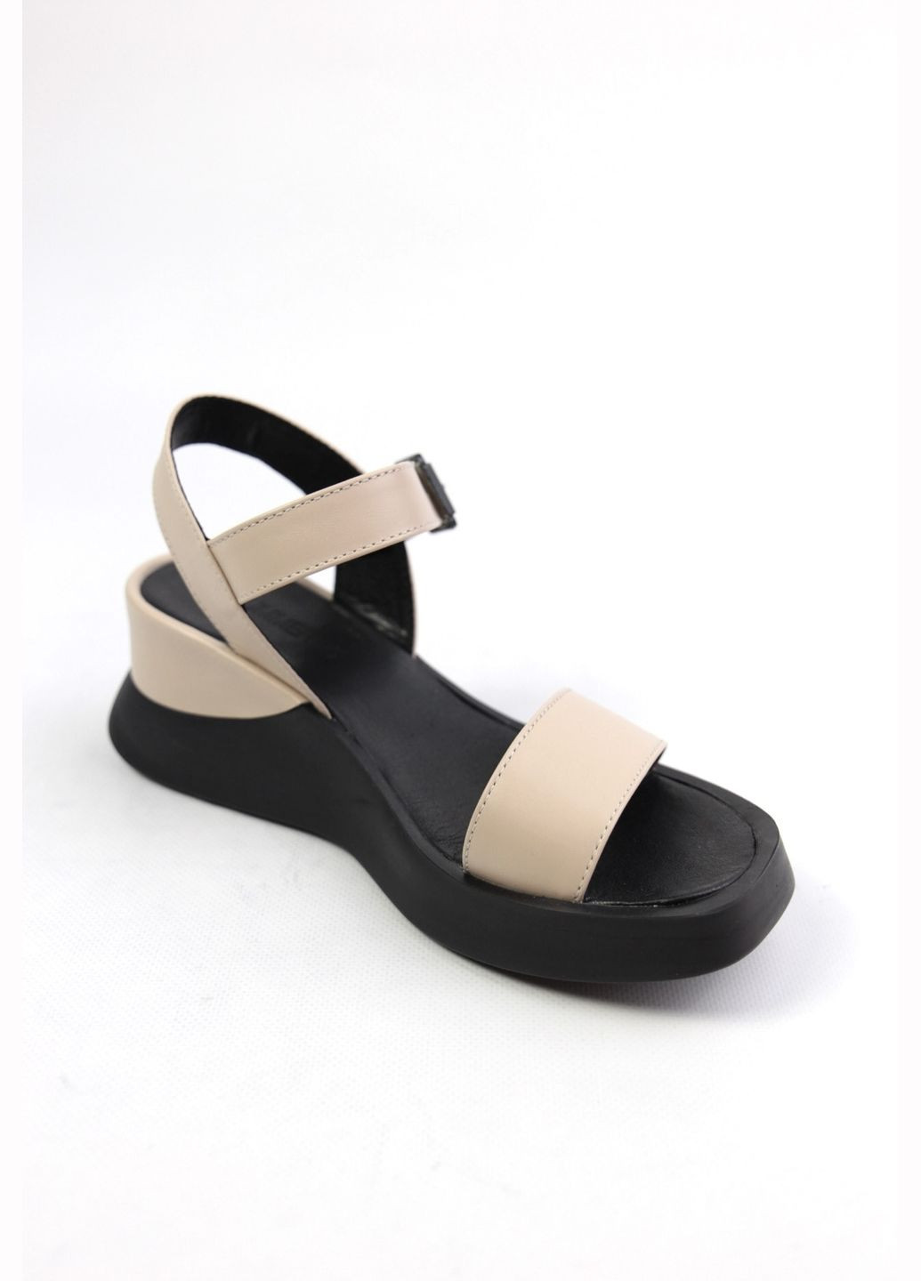 Коричневые босоножки Benito без застежки