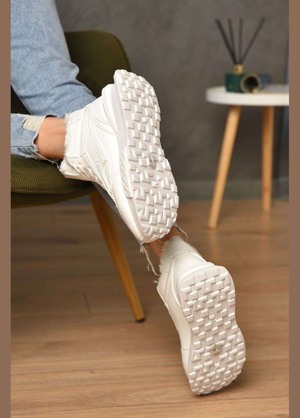 Кросівки жіночі на хутрі білого кольору Let's Shop білі зими (345569396)