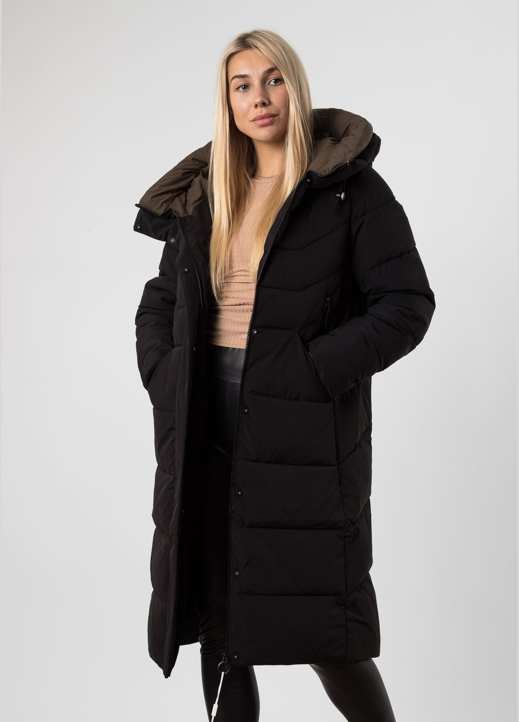 Черный зимний Пуховик Towmy