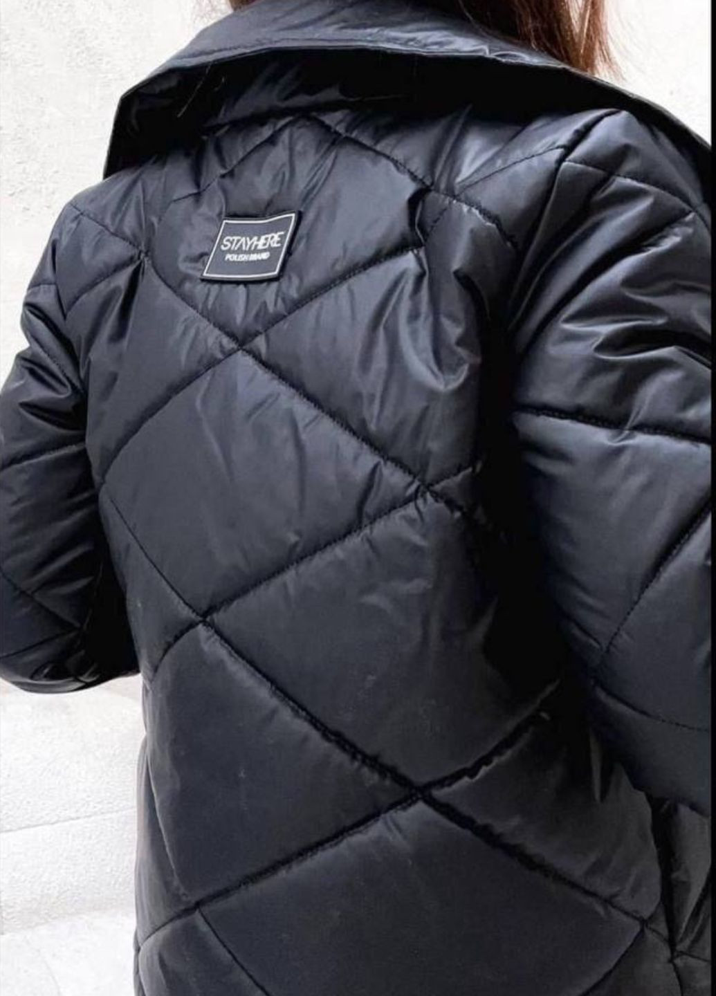 Чорна демісезонна жіноча легка курточка з плащівки на силіконі з кнопками Tik-Tak