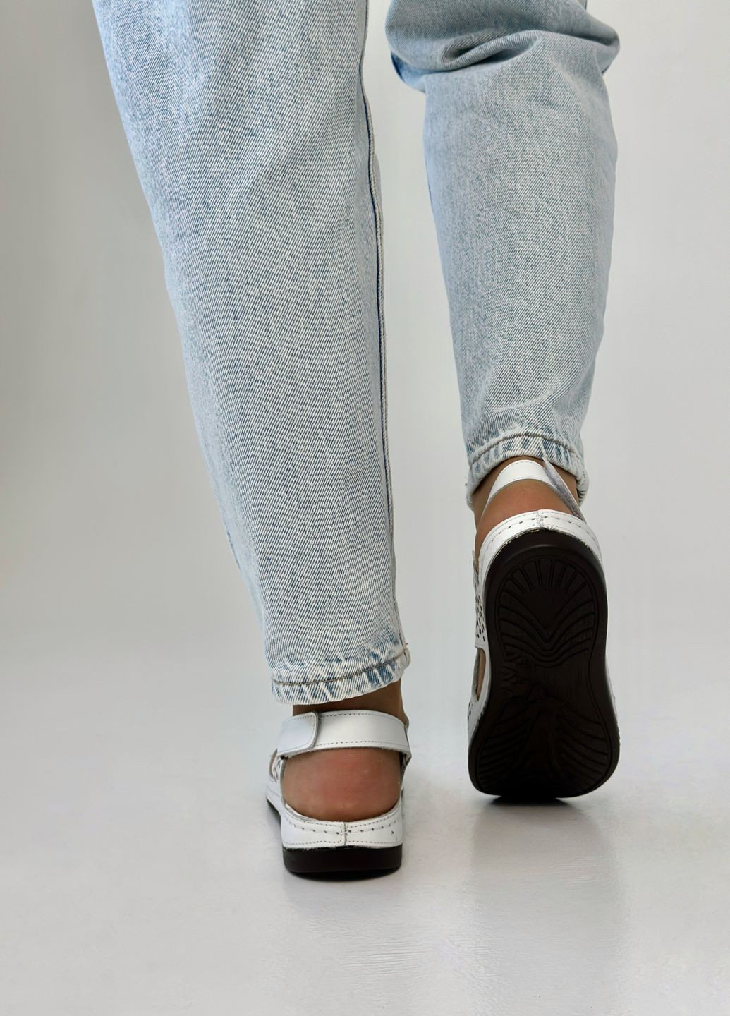 Белые босоножки женские кожаные Sherlock Soon