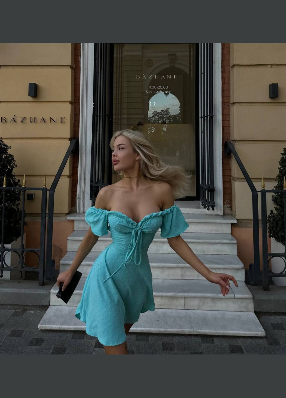 Мятное праздничный изысканное, легкое платье с открытыми плечами клеш Adelante однотонное