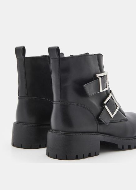 Осенние сапоги Sinsay