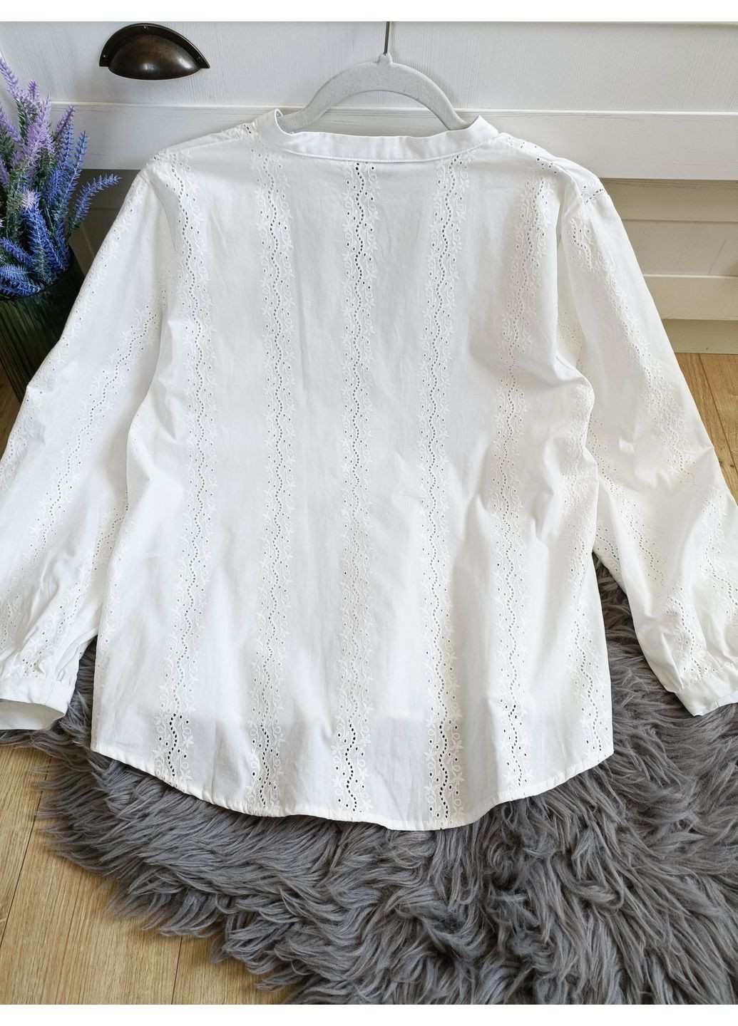 Белая блуза с прорезной вышивкой Zara