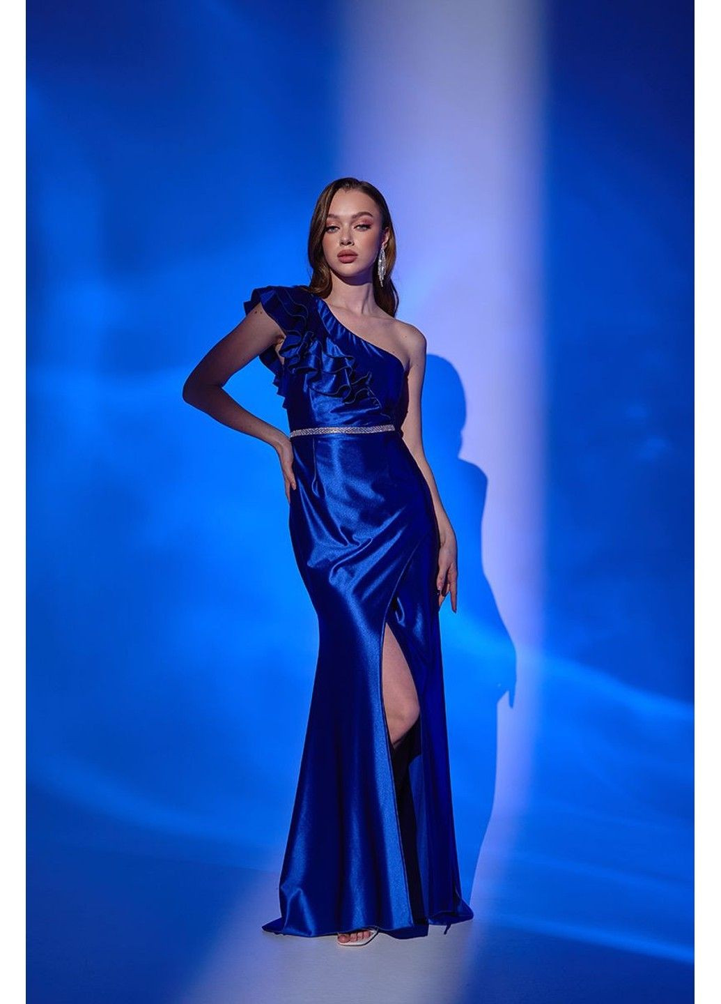 Синее вечернее платье асимметричное с рюшами 25003 синее Tanita-Romario