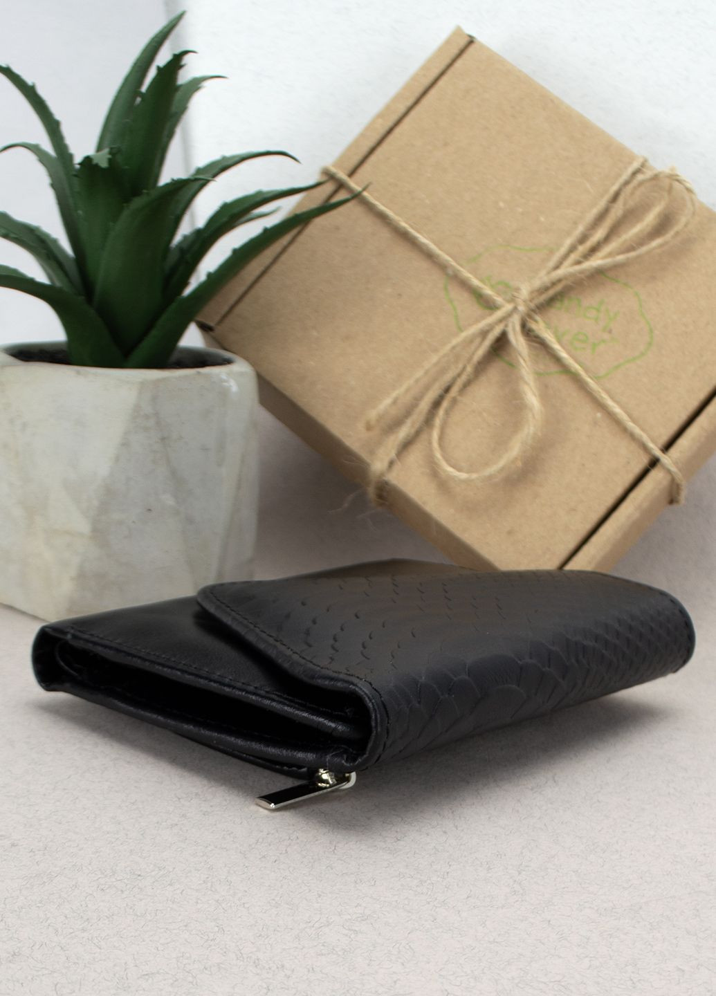 Подарунковий жіночий набір №90: гаманець Sabrina + обкладинка на паспорт (чорний пітон) HandyCover (283323774)