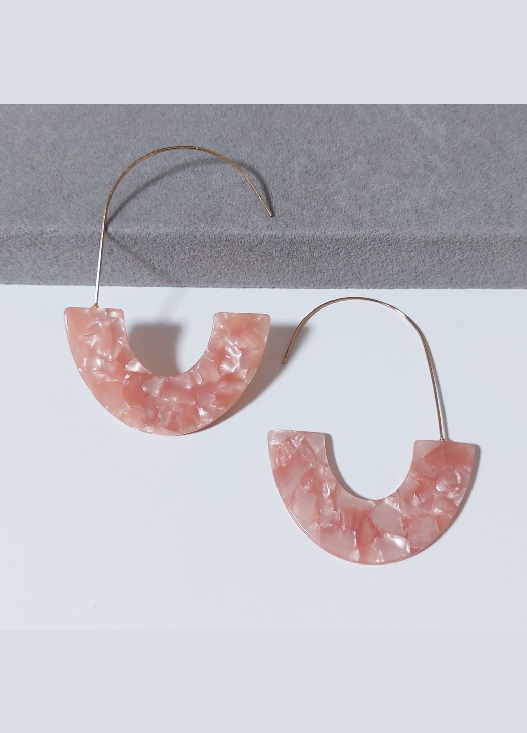 Сережки протяжки з акрилу MK0818-2 рожевий DeKolie (322318981)