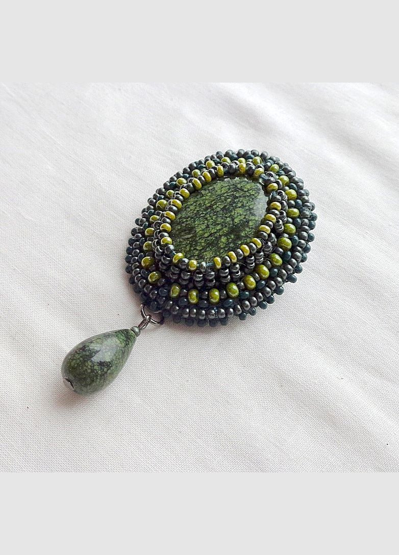 Авторська брошка ручної роботи з бісеру з натуральними каменями "Господиня мідної гори" No Brand (349843439)