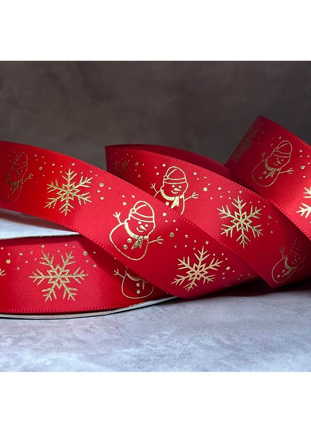 Атласна стрічка 2,5 см Сніговик, колір- червоний, метр No Brand (307830212)