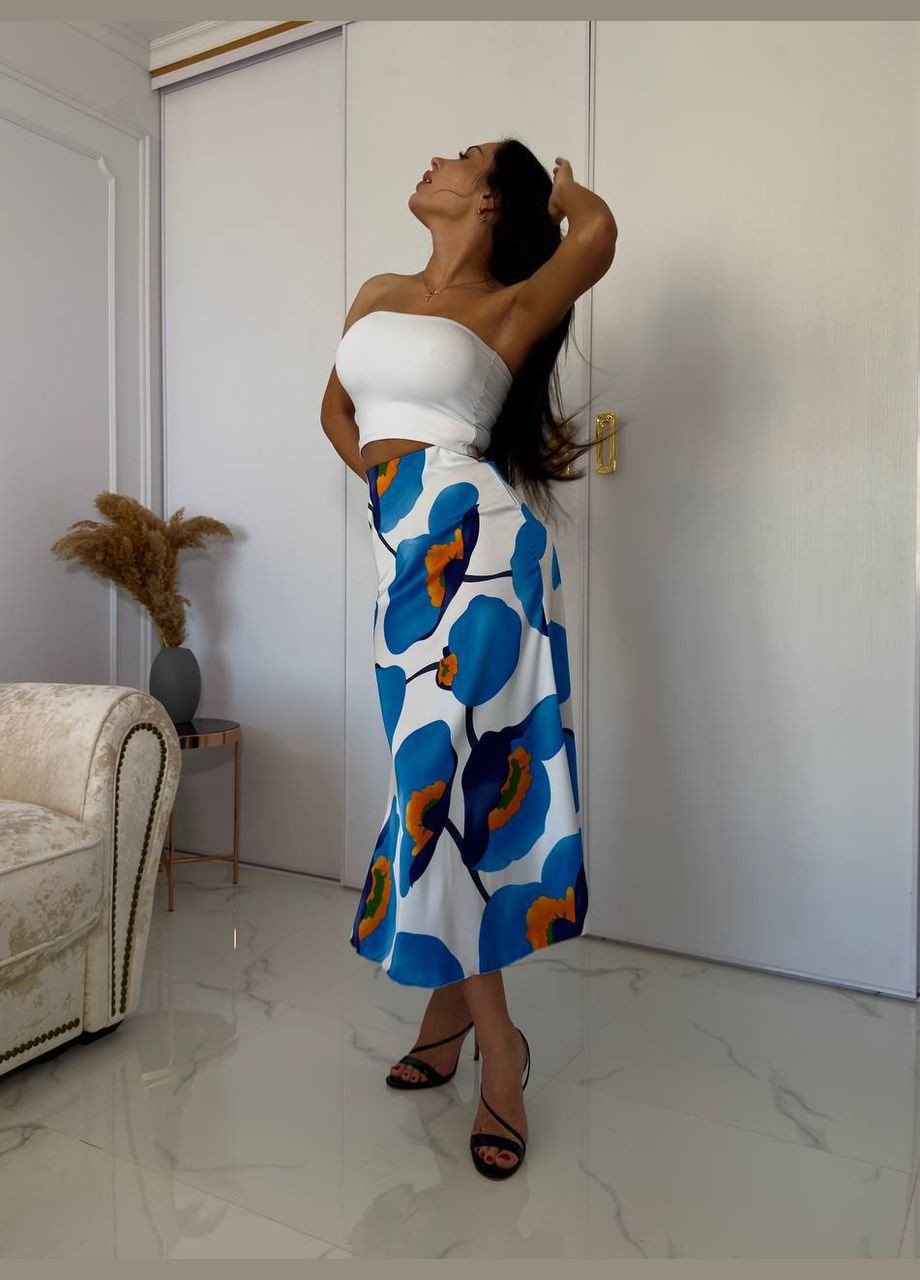 Белая повседневная, кэжуал цветочной расцветки женская небоскреб с белой юбкой. No Brand