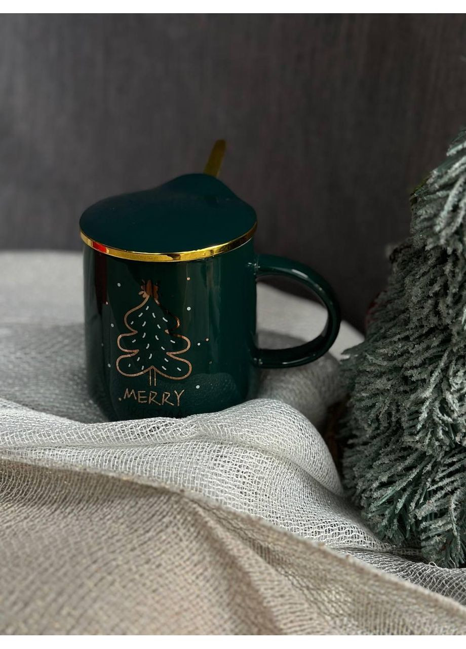 Новогодняя кружка 102-1084 керамическая с крышкой и ложкой Золотой год 370 мл Зеленый Olens (365605221)