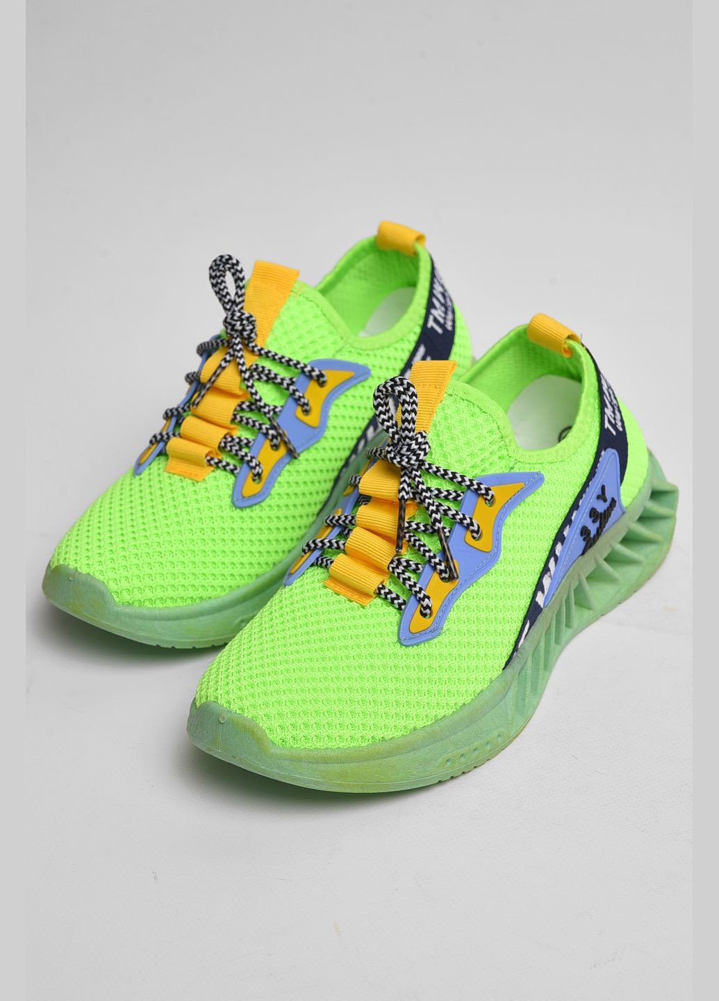 Зеленые демисезонные кроссовки мужские зеленого цвета на шнуровке Let's Shop