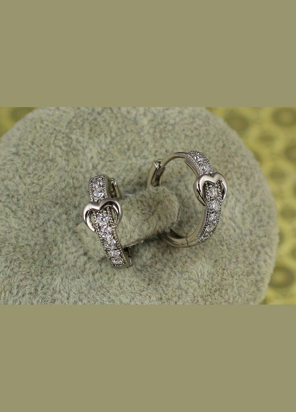 Сережки кільця Хuping Jewelry доріжка із серцем 1,5 см сріблясті Xuping Jewelry (316434281)