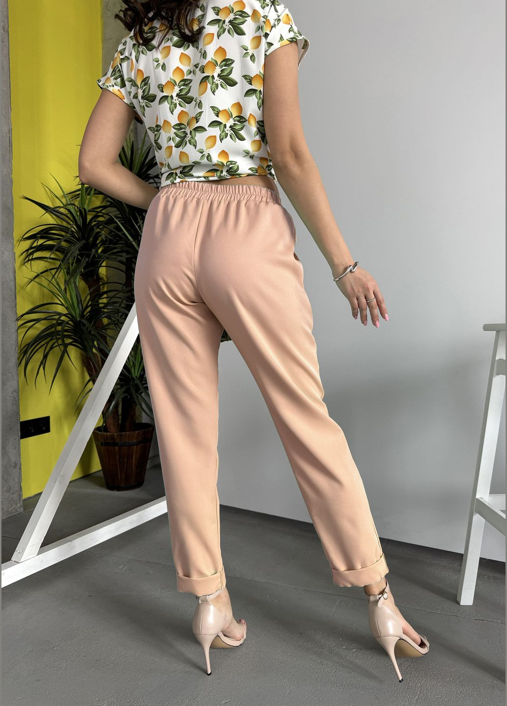 Удобные женские брюки для повседневных и элегантных образов INNOE Штани (325031006)