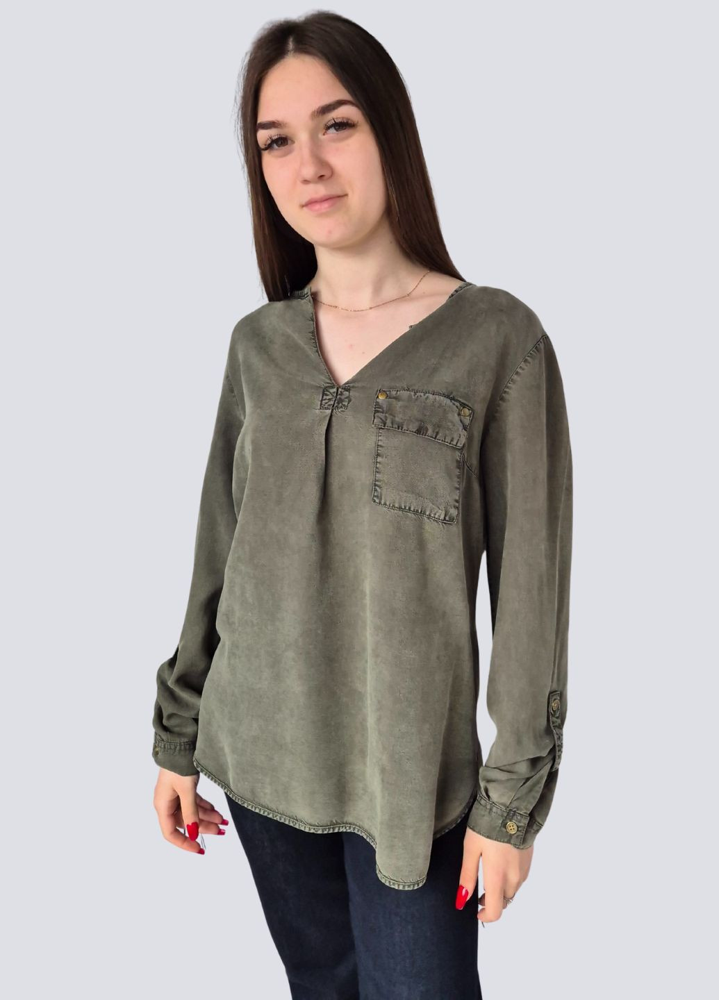 Сіро-зелена блуза-сорочка жіноча вільна подовжена F&F