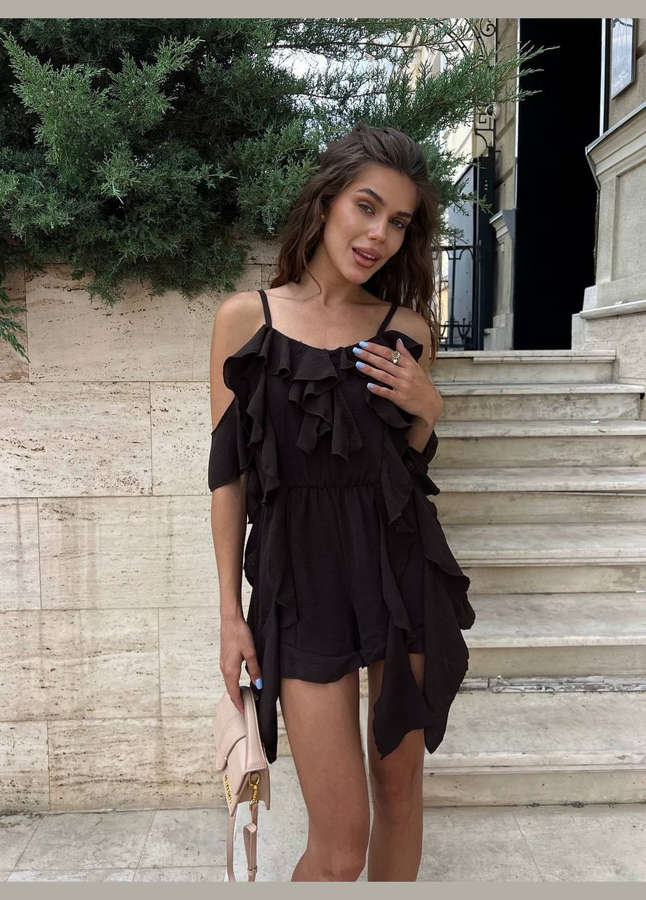 Жіночий комбінезон-шорти на бретелях з рюшами MonCher комбінезон-шорти темно-коричневий коктейльний креп