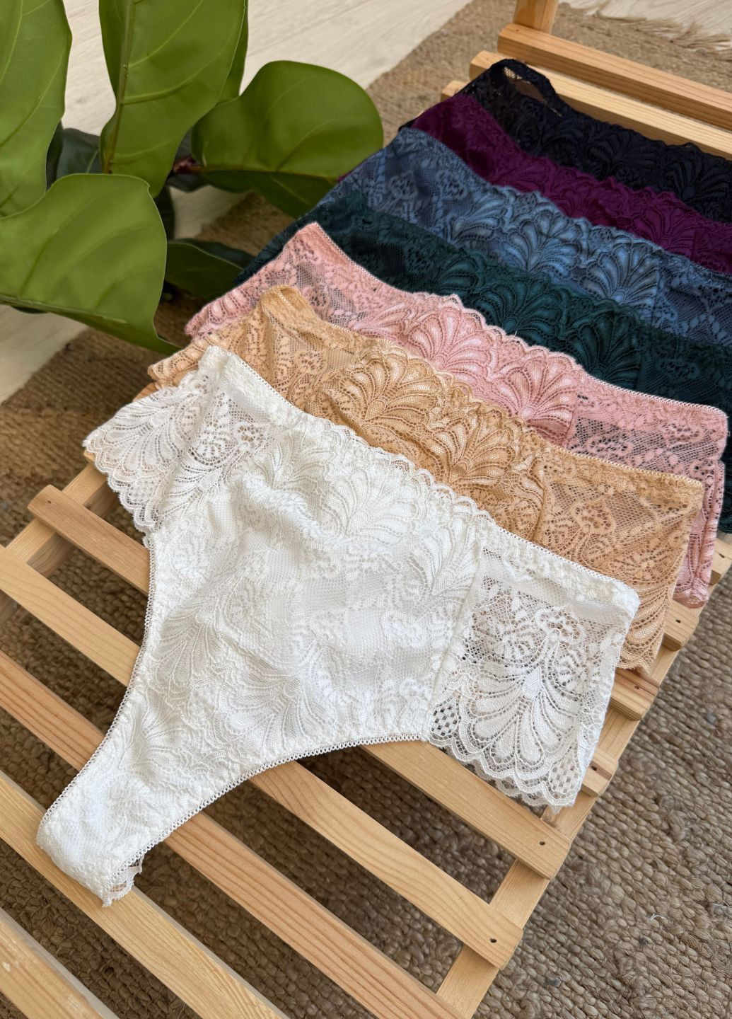 Кружевные трусики бразилианы коллекции «Ласка» VIDCHUY (366030305)