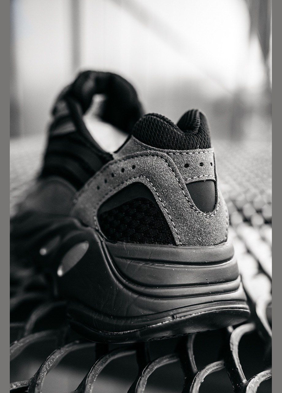 Черные демисезонные кроссовки мужские, вьетнам adidas Yeezy Boost 700 v2 Black