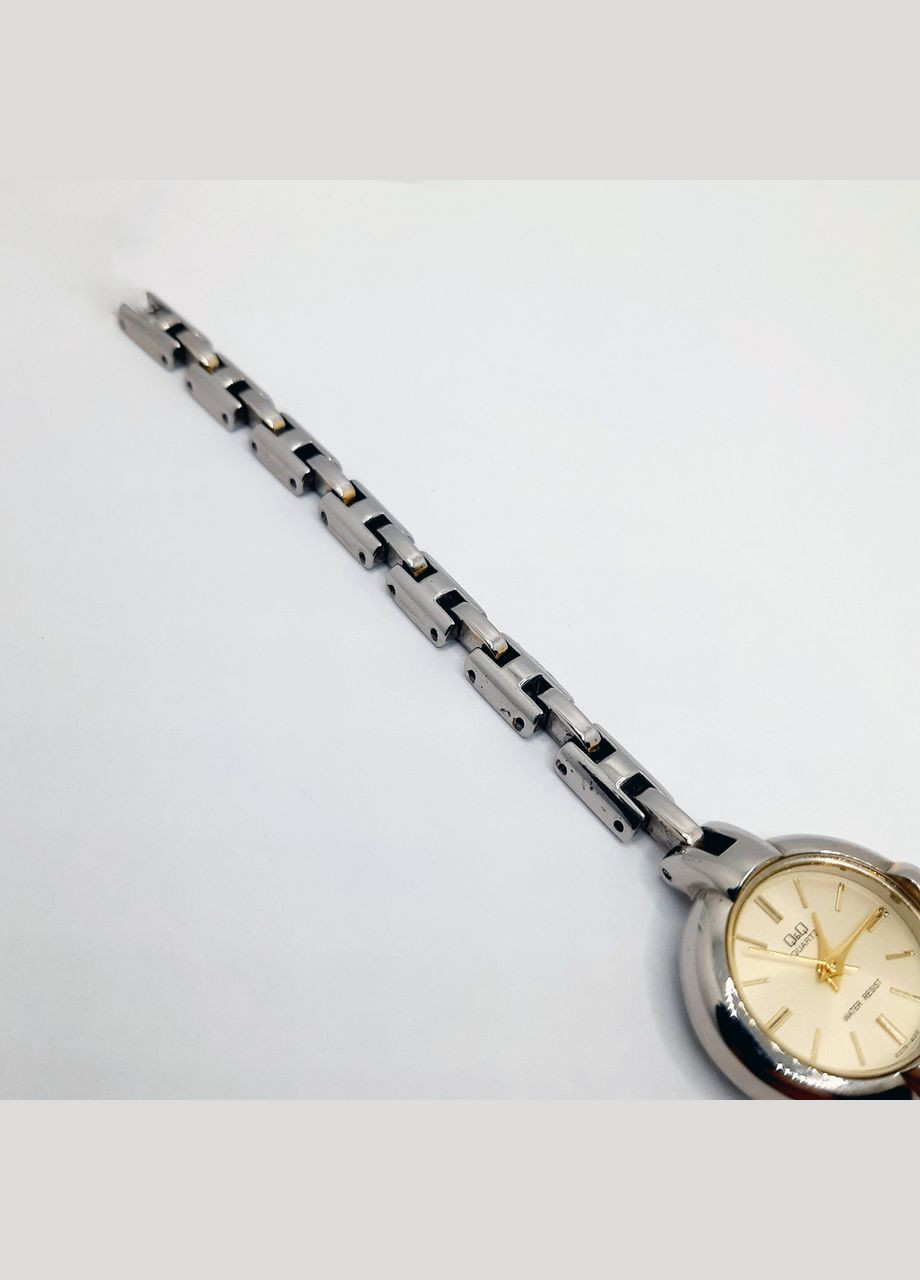 Наручний годинник '' жіночий кварцовий металевий ремінець () Q&Q G079-400 (305391346)