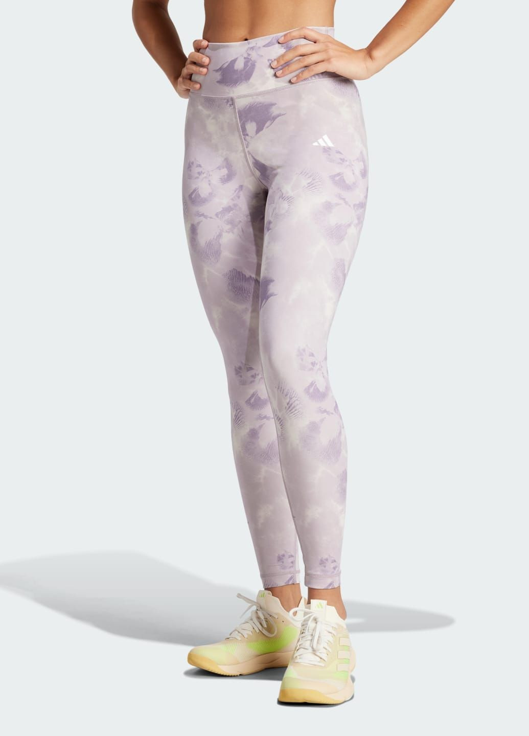 Розовые демисезонные леггинсы train essentials aop flower tie-dye adidas