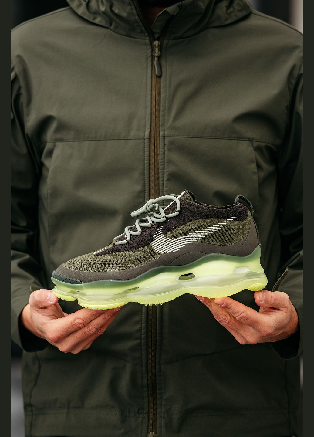 Цветные демисезонные кроссовки air max scorpion flyknit cargo khaki volt mrv75630 41 Nike