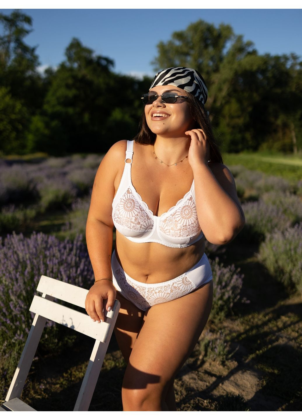 Белый бюстгальтер на косточках с мягкой чашкой и боковой поддержкой Elita с косточками