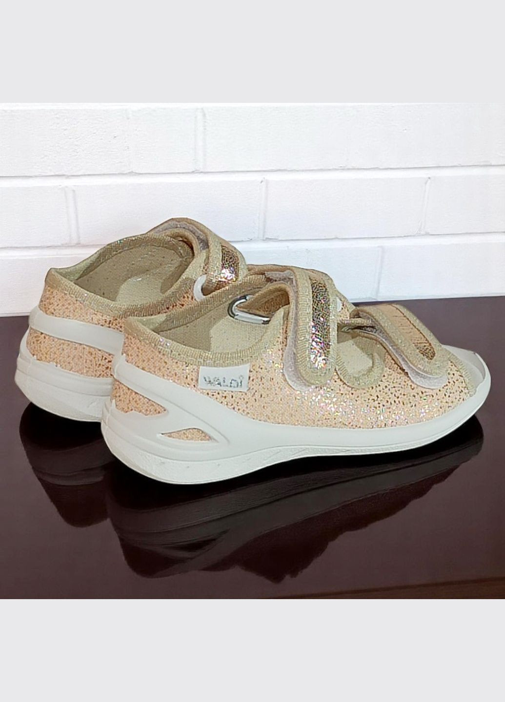 Ортопедичні відкриті тапочки капчики текстильні босоніжки на липучках для дівчинки Waldi (333035647)