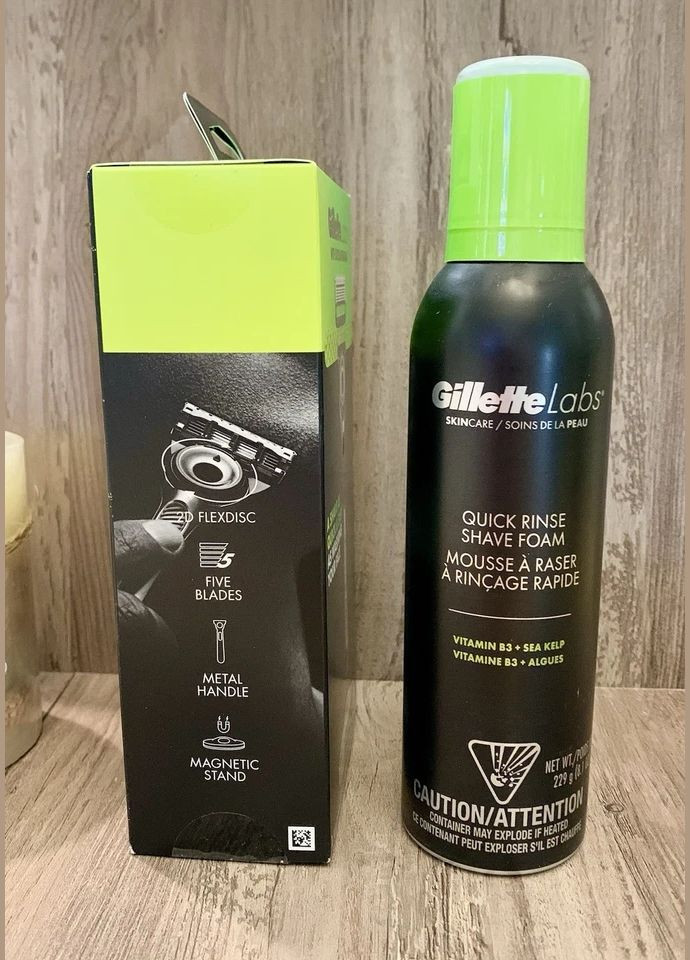 Набір для гоління Labs станок + 2 картриджі + піна 229 г + магнітна підставка Gillette (340474420)