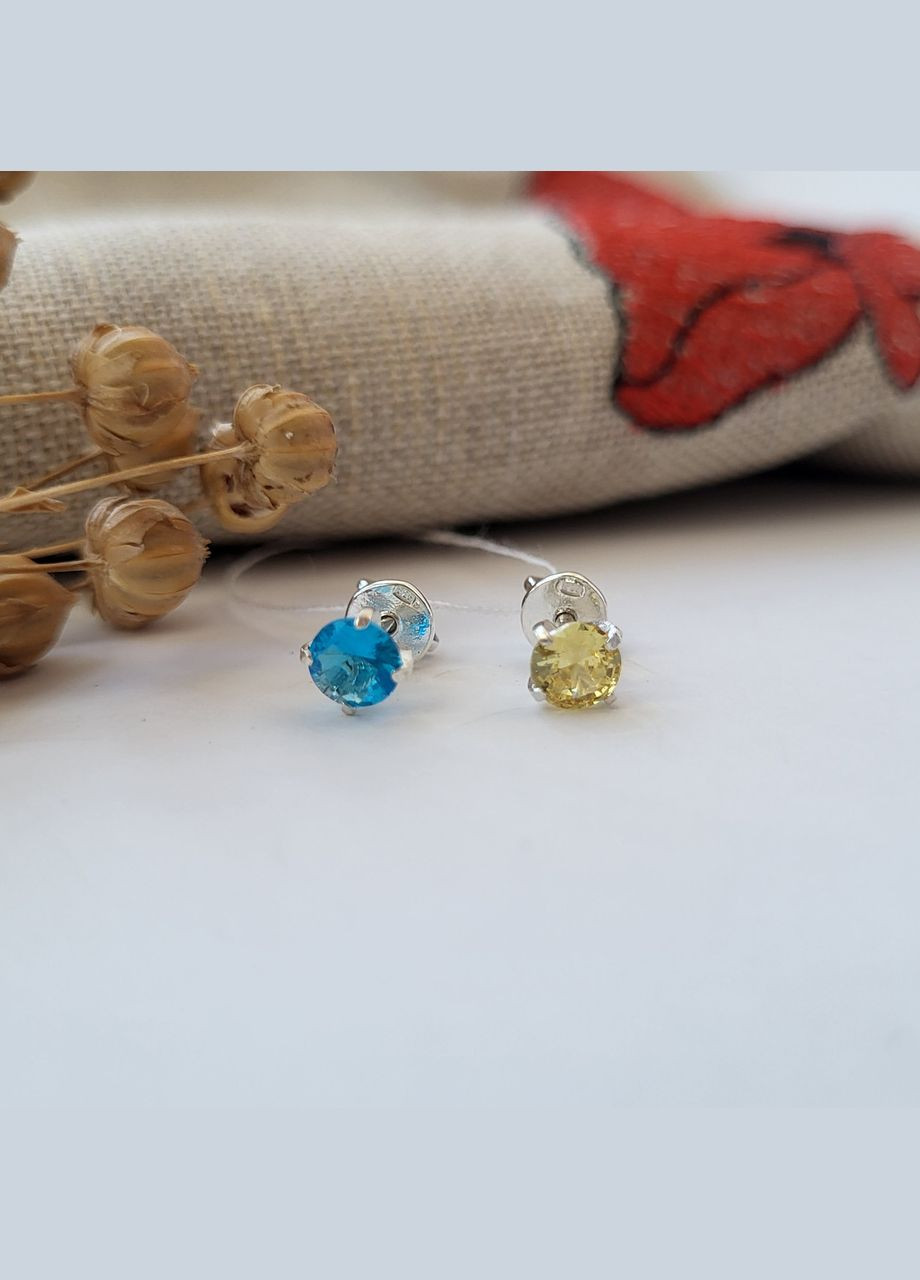 Серебряные Сережки гвоздики на закрутках Камень 5 мм Синего и Желтого цвета серебро 925 пробы Родиров 54408р No Brand (306743149)