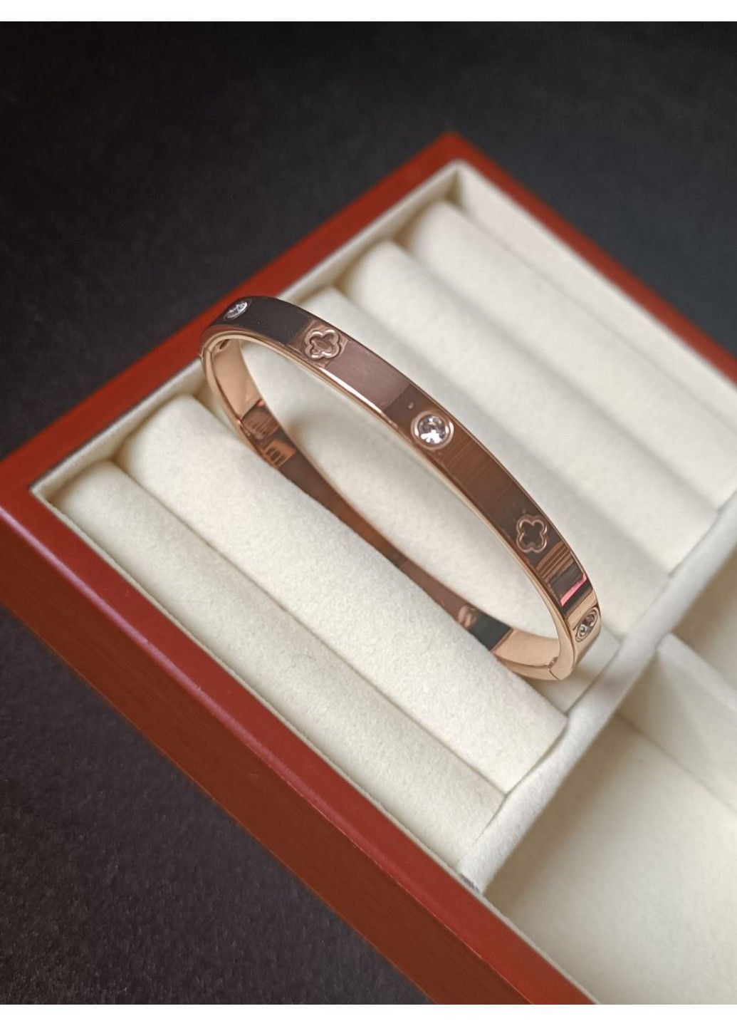 Браслет женский из медицинской стали розовое золото с клевером No Brand (368713790)