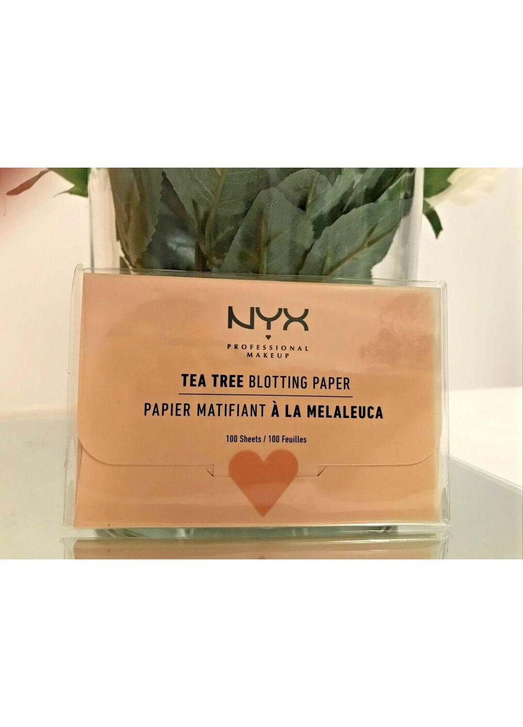 Матуючі серветки для обличчя Blotting Paper TEA TREE BLOTTING PAPER 100 шт (BPRTT) NYX Professional Makeup (280266143)