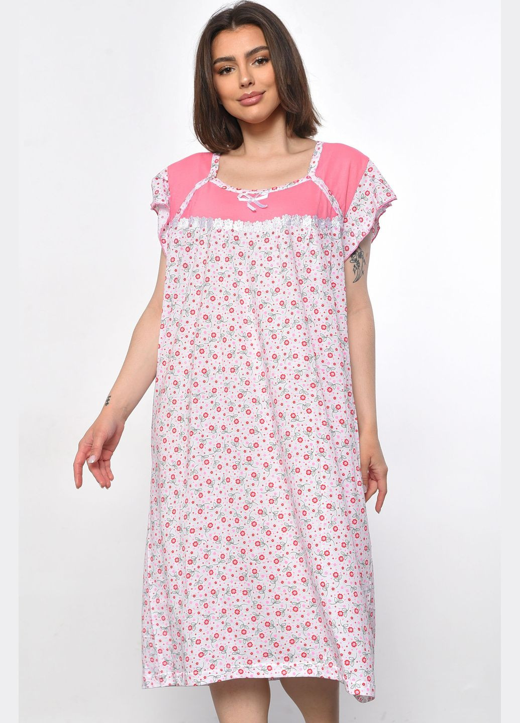 Ночная рубашка женская батальная белого цвета с цветочным принтом Let's Shop (293337761)