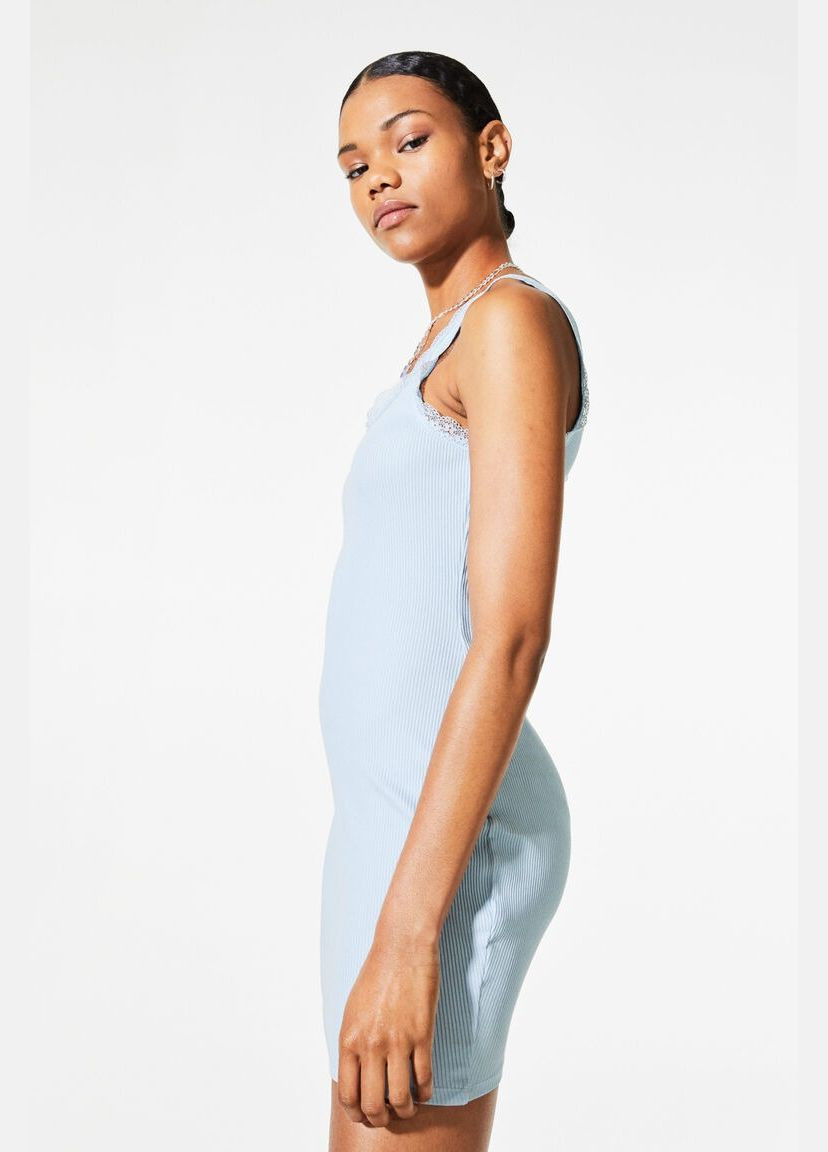 Голубое платье H&M однотонное