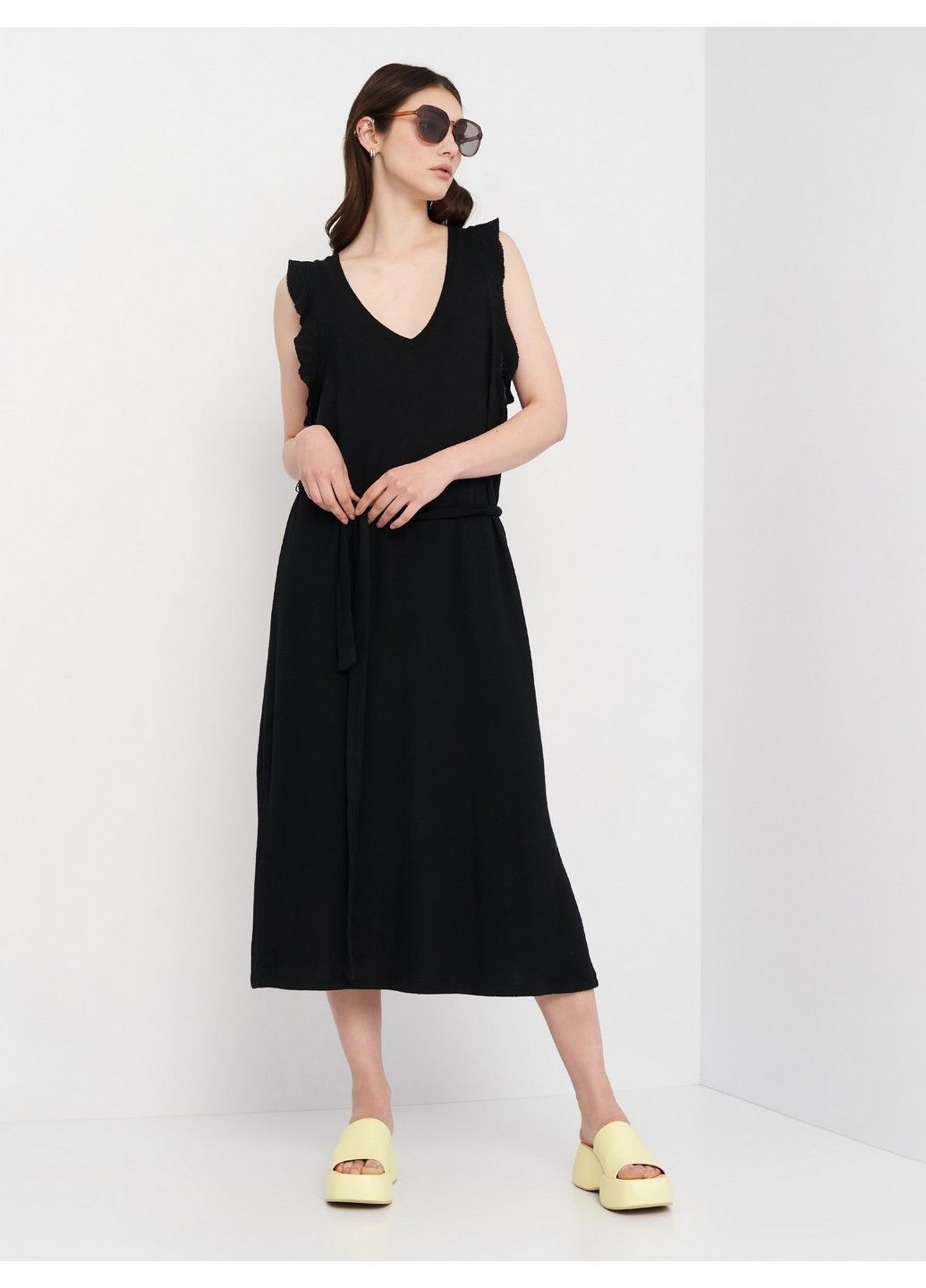 Черное кэжуал платье Black Tape однотонное