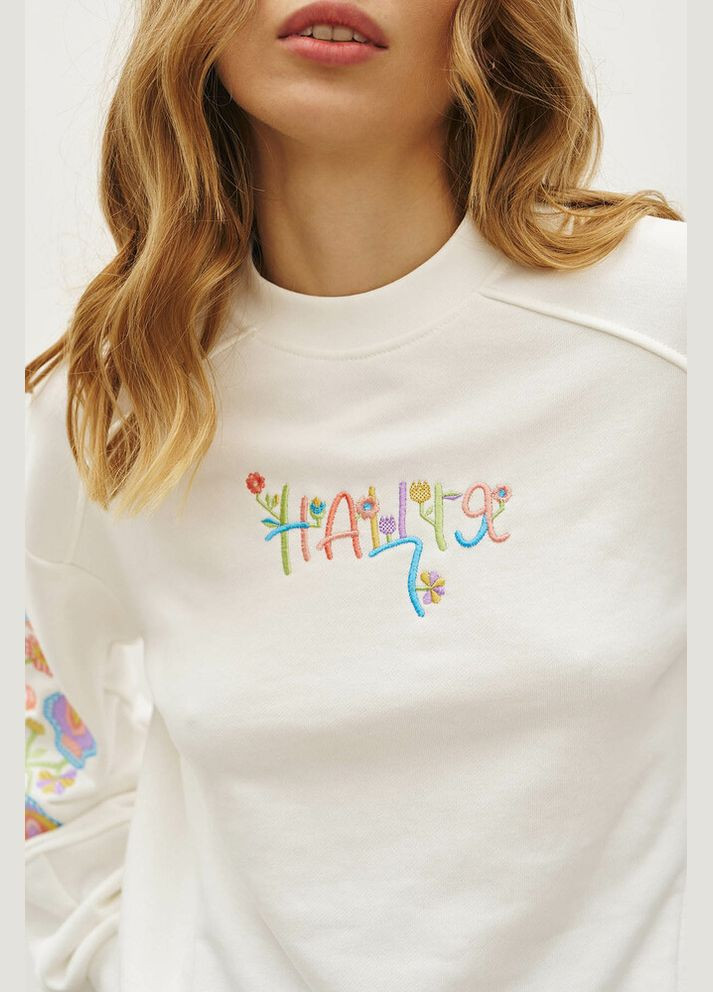Молочный женский свитшот свободного силуэта с вышивкой mkrm4253-1 Rica Mare (358935840)
