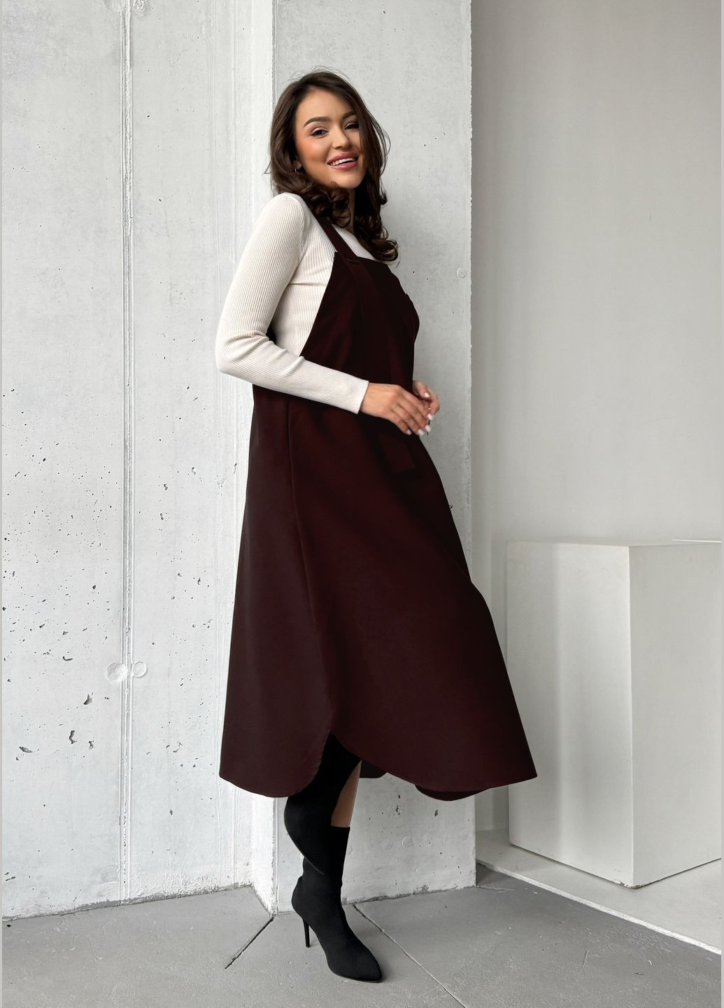 Трендовий сарафан вільного силуету довжиною міді INNOE Сарафан (325031004)