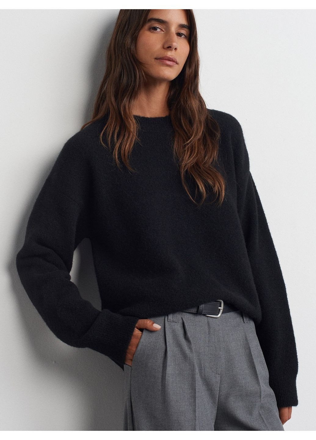 Черный демисезонный свитер женский Dilvin