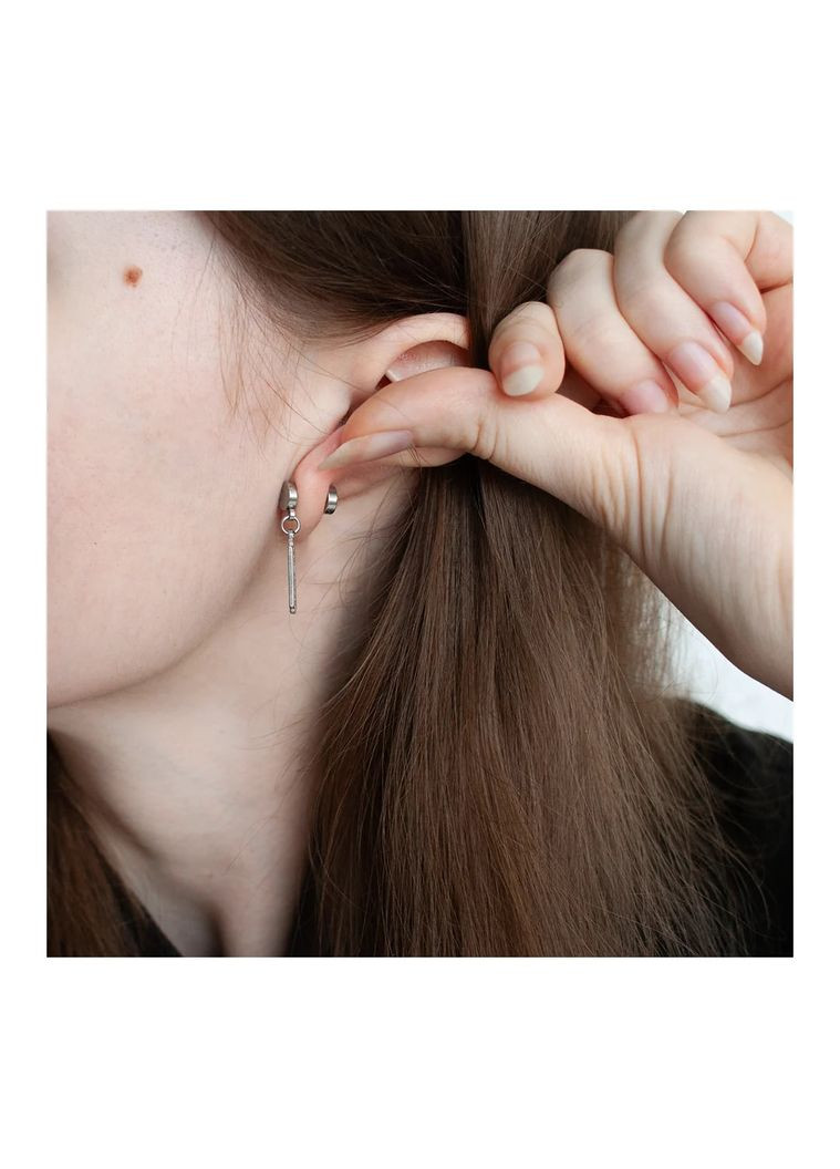 Металева сережка унісекс з лезом в мінімалістичному панк стилі срібляста базова невелика кежуал сережка-гвоздик підліткова y2k No Brand (348431259)